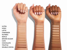 Load image into Gallery viewer, Bellapierre Compact Mineral Foundation spf15